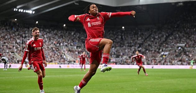 ليفربول يتفوق على نيوكاسل في مباراة مثيرة بثلاثية حاسمة 1 ليفربول يتفوق على نيوكاسل في مباراة مثيرة بثلاثية حاسمة