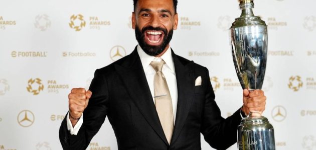 محمد صلاح يتوج بجائزة أفضل لاعب في الدوري الإنجليزي للمرة الثالثة 1 محمد صلاح يتوج بجائزة أفضل لاعب في الدوري الإنجليزي للمرة الثالثة