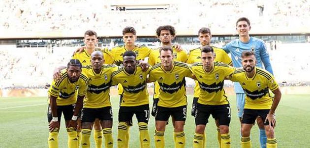 مدرب كولومبوس يفاجئ وسام أبو علي بعد أسبوع من انضمامه للفريق 1 مدرب كولومبوس يفاجئ وسام أبو علي بعد أسبوع من انضمامه للفريق