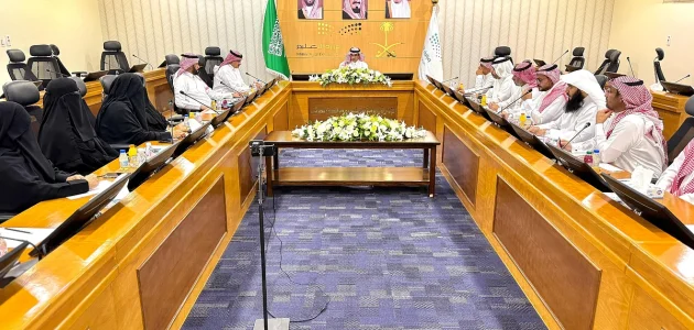 مدير "تعليم الطائف" يتحدث مع فرق دعم "ازدهار القيادة المدرسية" في لقاء مثير 1 مدير "تعليم الطائف" يتحدث مع فرق دعم "ازدهار القيادة المدرسية" في لقاء مثير