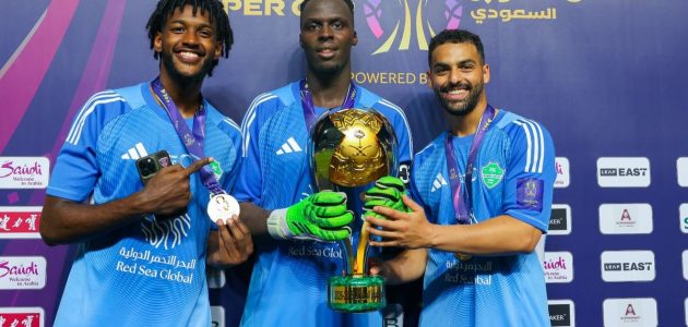 ميندي يتوج بالسوبر ويؤكد الأهلي هو أكبر نادٍ في السعودية 1 ميندي يتوج بالسوبر ويؤكد الأهلي هو أكبر نادٍ في السعودية