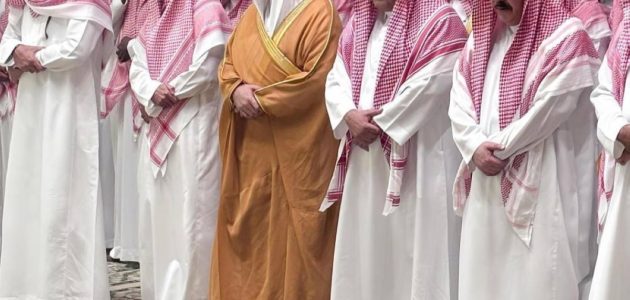 نائب أمير مكة المكرمة يشارك في صلاة الجنازة على والدة فهد بن مقرن 1 نائب أمير مكة المكرمة يشارك في صلاة الجنازة على والدة فهد بن مقرن