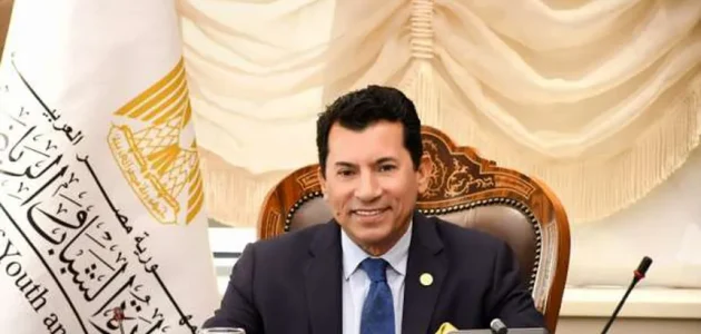 وزير الرياضة يهنئ طارق حسن بعد تحقيقه برونزية السباحة بالزعانف في دورة الألعاب العالمية 1 وزير الرياضة يهنئ طارق حسن بعد تحقيقه برونزية السباحة بالزعانف في دورة الألعاب العالمية