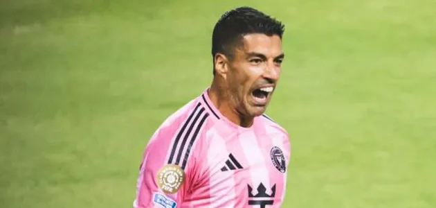 إيقاف لويس سواريز 6 مباريات بعد حادثة البصق في كأس الدوريات الأمريكي