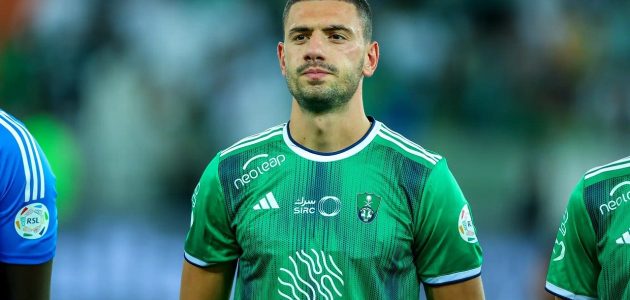 الأهلي يبدأ خطوات جادة لتجديد عقد ديميرال 1 الأهلي يبدأ خطوات جادة لتجديد عقد ديميرال