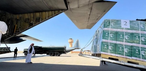الطائرة الإغاثية السعودية الـ62 تصل إلى فلسطين لدعم الشعب الفلسطيني