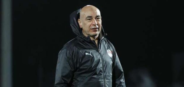 شوبير يتساءل عن دور اتحاد الكرة بعد سخرية الحضري من حسام حسن 1 شوبير يتساءل عن دور اتحاد الكرة بعد سخرية الحضري من حسام حسن
