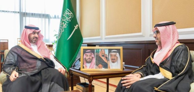 نائب أمير تبوك يلتقي مدير فرع وزارة الرياضة في المنطقة 1 نائب أمير تبوك يلتقي مدير فرع وزارة الرياضة في المنطقة